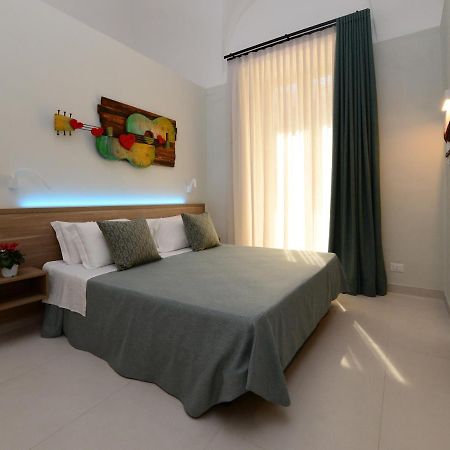 Dimora Del Cuore Guest House In Centro Весте Екстериор снимка