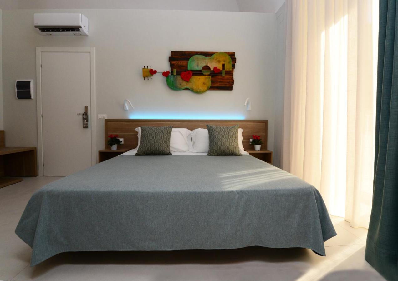 Dimora Del Cuore Guest House In Centro Весте Екстериор снимка